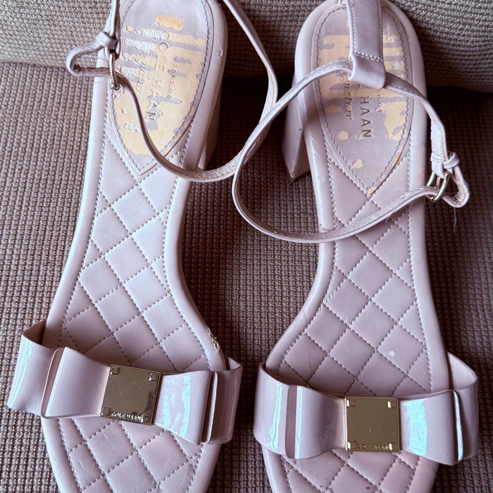 Cole Haan -Elegant Women's Sandals with Bow Accent
